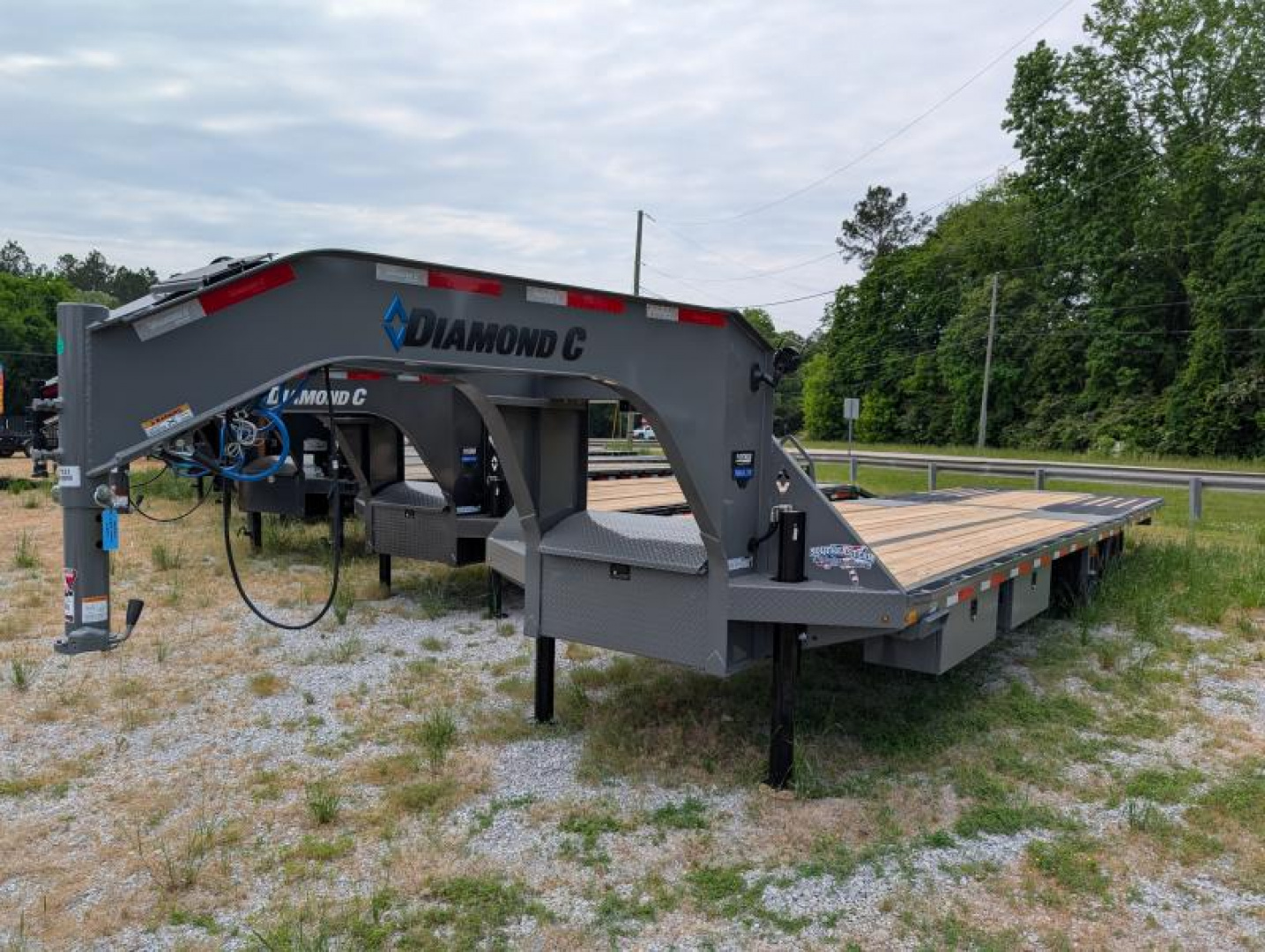 New 2025 Diamond C Trailers FMAX210 HDT Deckover Trailer