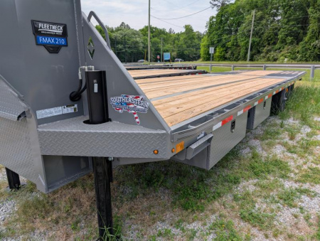 New 2025 Diamond C Trailers FMAX210 HDT Deckover Trailer