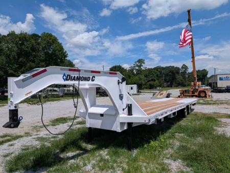 New 2025 Diamond C Trailers FMAX212HDT PACESETTER Deckover Trailer