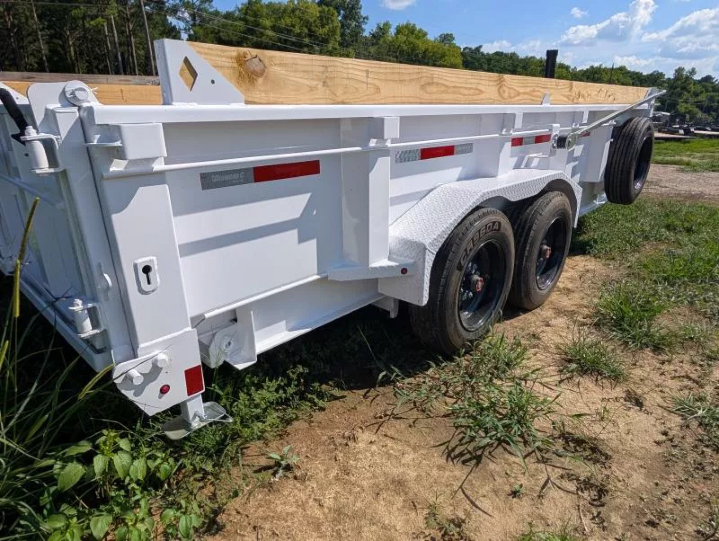 New 2025 Diamond C Trailers LPT208 PACESETTER Dump Trailer