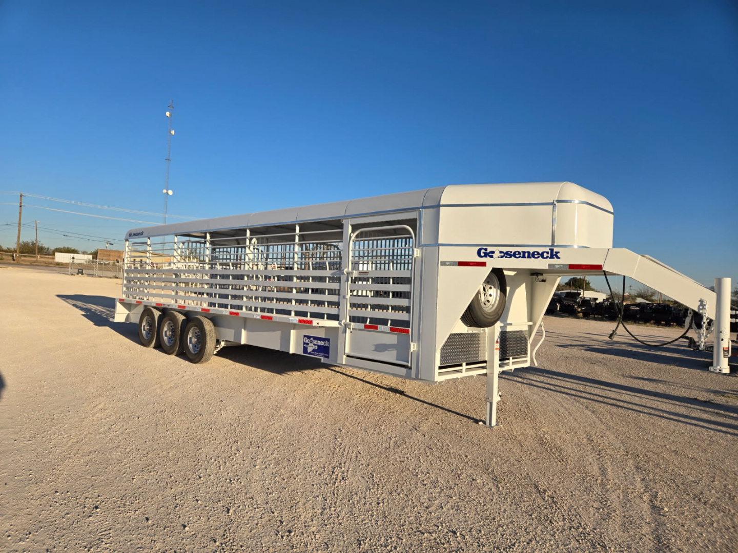 New 2025 Gooseneck Trailer MFG 28' Triple Axle Gooseneck w/ Cleated Floor