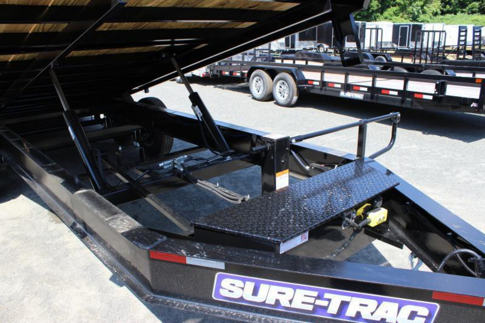 New 2025 Sure-Trac 8.5x22 15K Powertilt Deckover Flatbed Trailer Tilt Trailer