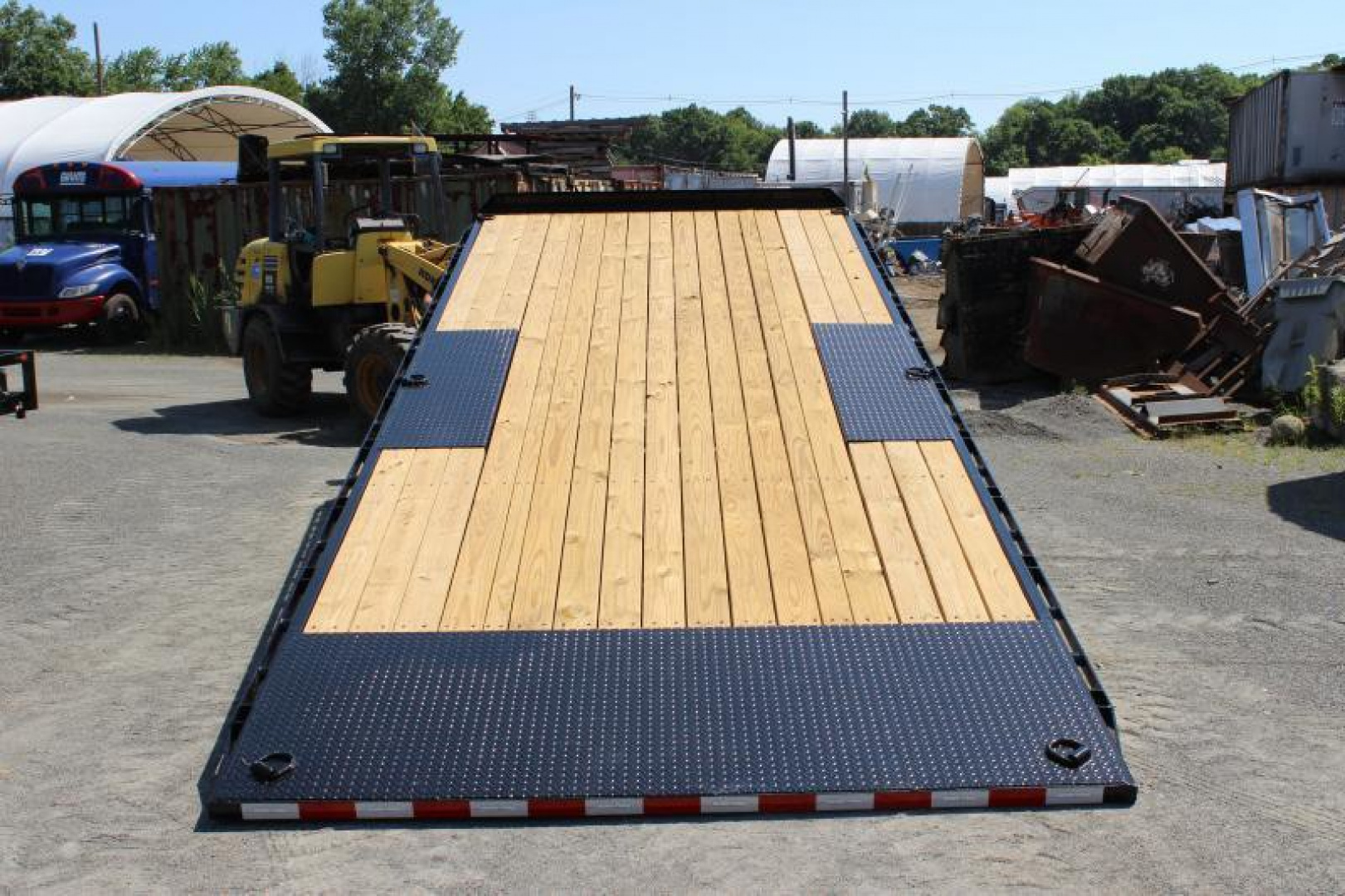 New 2025 Sure-Trac 8.5x22 15K Powertilt Deckover Flatbed Trailer Tilt Trailer