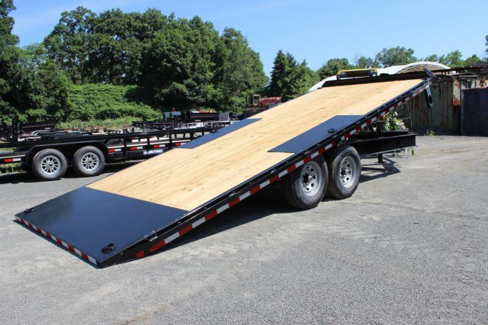 New 2025 Sure-Trac 8.5x22 15K Powertilt Deckover Flatbed Trailer Tilt Trailer