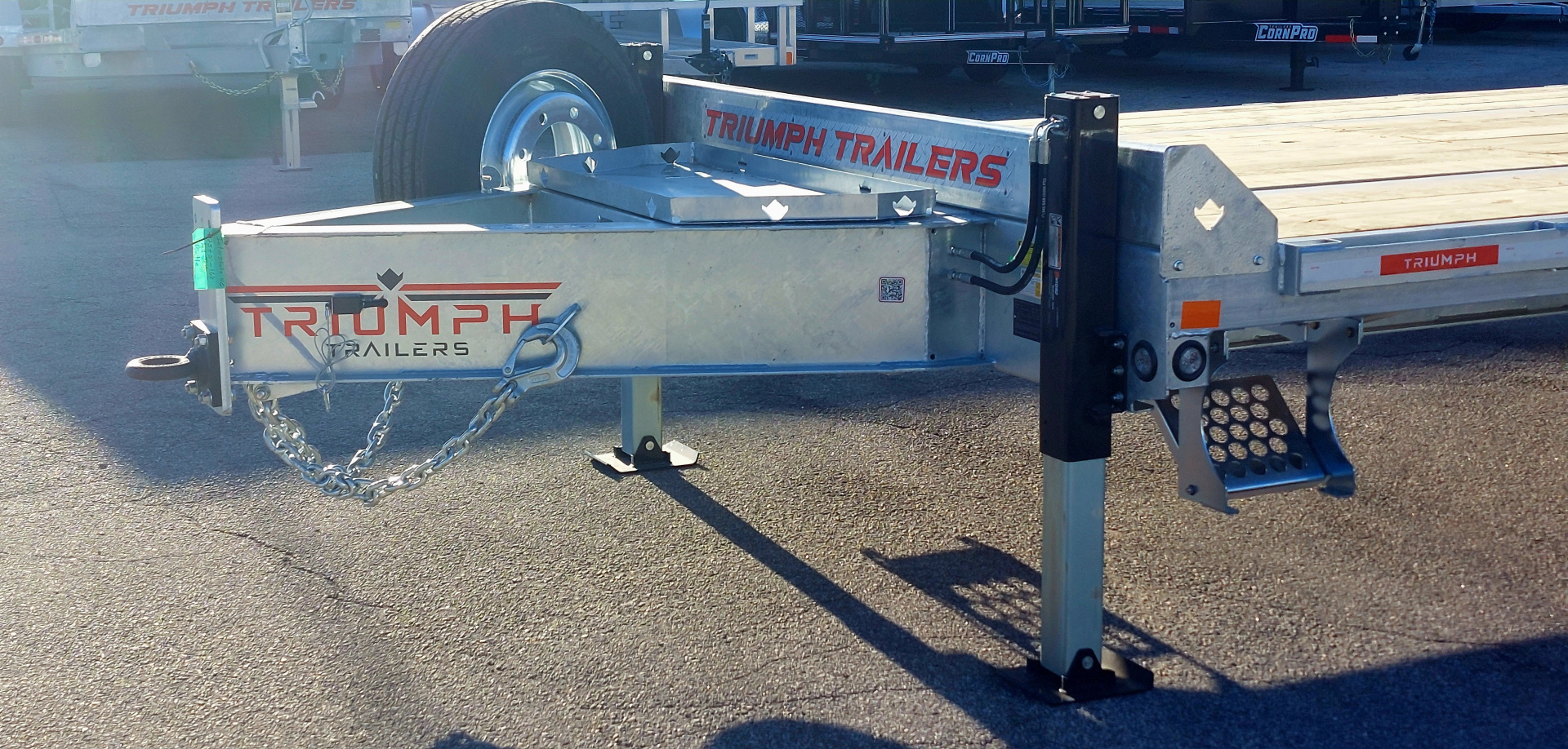 New 102 X 25 + 5 GALVANIZED DECKOVER EQUIPMENT HAULER 16K AXLES HYDRAULIC JACKS 27175# PAYLOAD 2026 TRUMPH