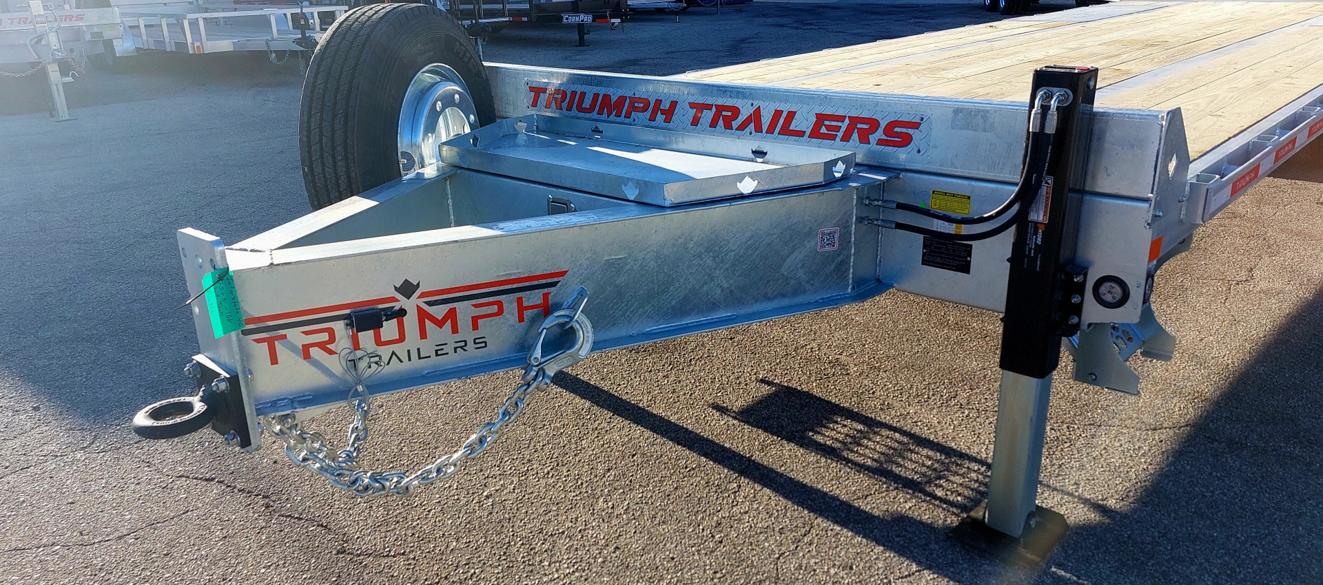 New 102 X 25 + 5 GALVANIZED DECKOVER EQUIPMENT HAULER 16K AXLES HYDRAULIC JACKS 27175# PAYLOAD 2026 TRUMPH
