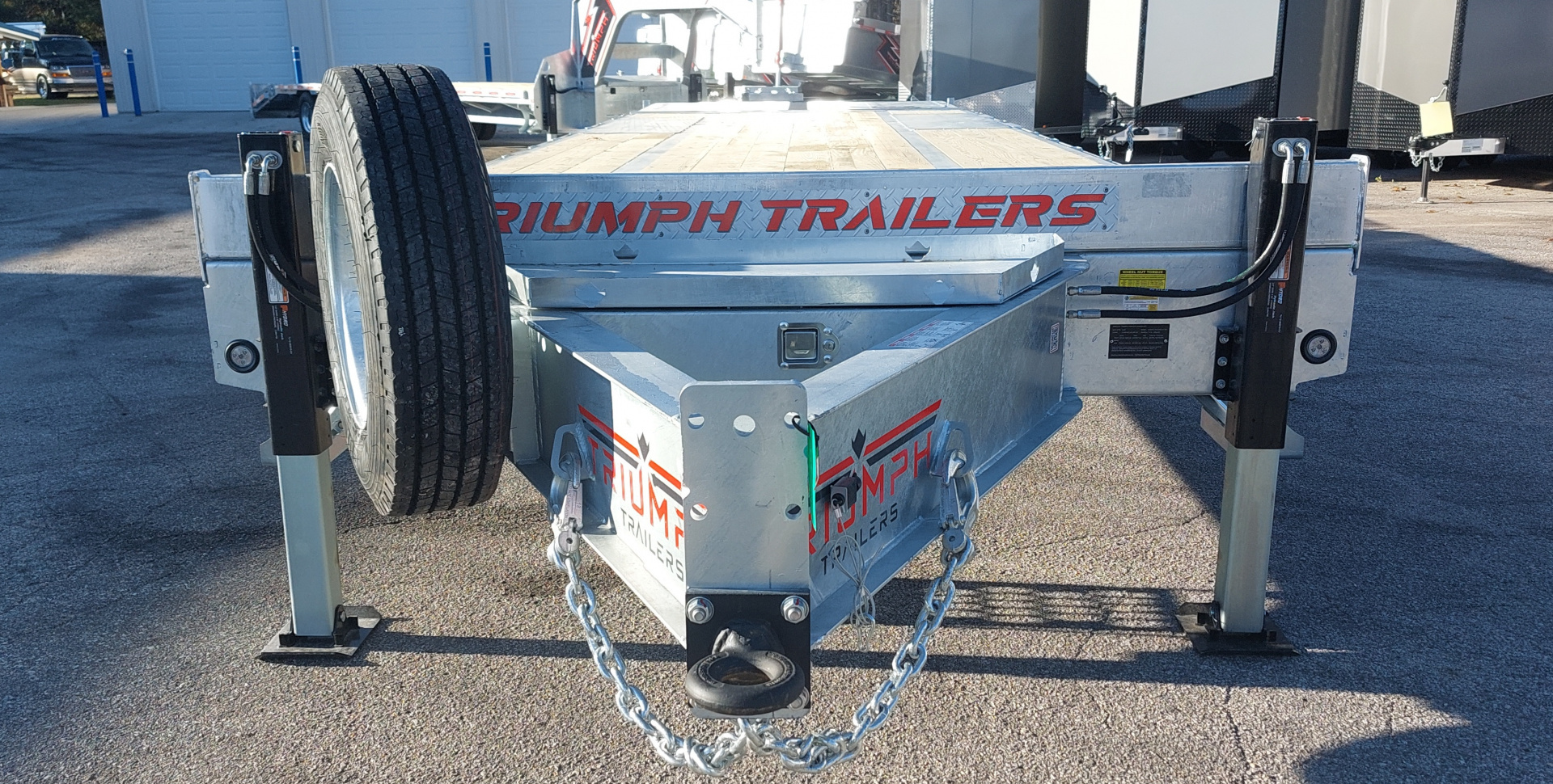 New 102 X 25 + 5 GALVANIZED DECKOVER EQUIPMENT HAULER 16K AXLES HYDRAULIC JACKS 27175# PAYLOAD 2026 TRUMPH