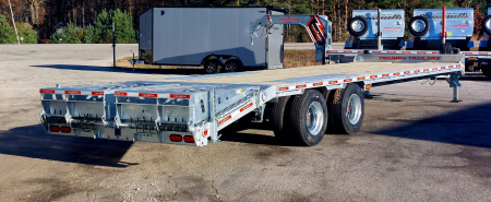 New 102 X 25 + 5 GALVANIZED DECKOVER EQUIPMENT HAULER 16K AXLES HYDRAULIC JACKS 27175# PAYLOAD 2026 TRUMPH