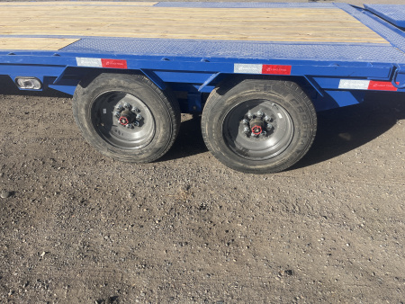 New 2026 Load Trail 102" x 30' Single Wheel Low-Pro Gooseneck