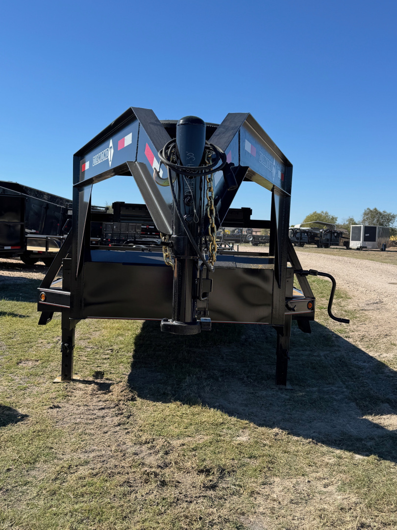 New 2026 Diamond T 10230SDSKPGN-5899 Flatbed Trailer