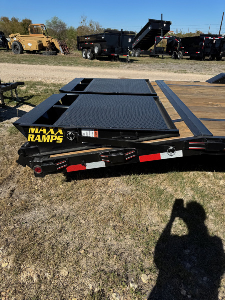 New 2026 Diamond T 10230SDSKPGN-5899 Flatbed Trailer