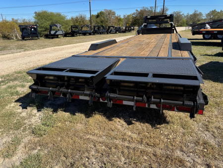 New 2026 Diamond T 10230SDSKPGN-5899 Flatbed Trailer