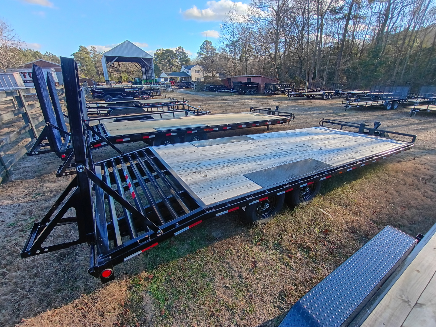 New 2025 PJ Trailers 23312 F8 22' KNEE Equipment Trailer