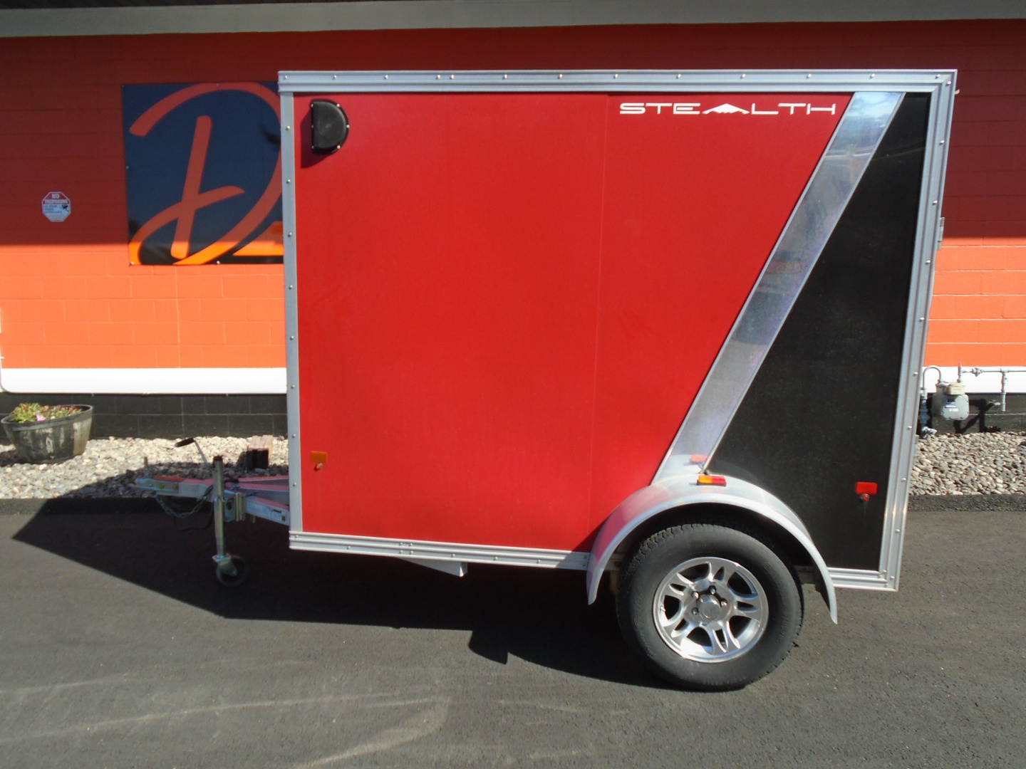 Used 2015 Stealth Trailers 5X8 Cargo / Enclosed Trailer