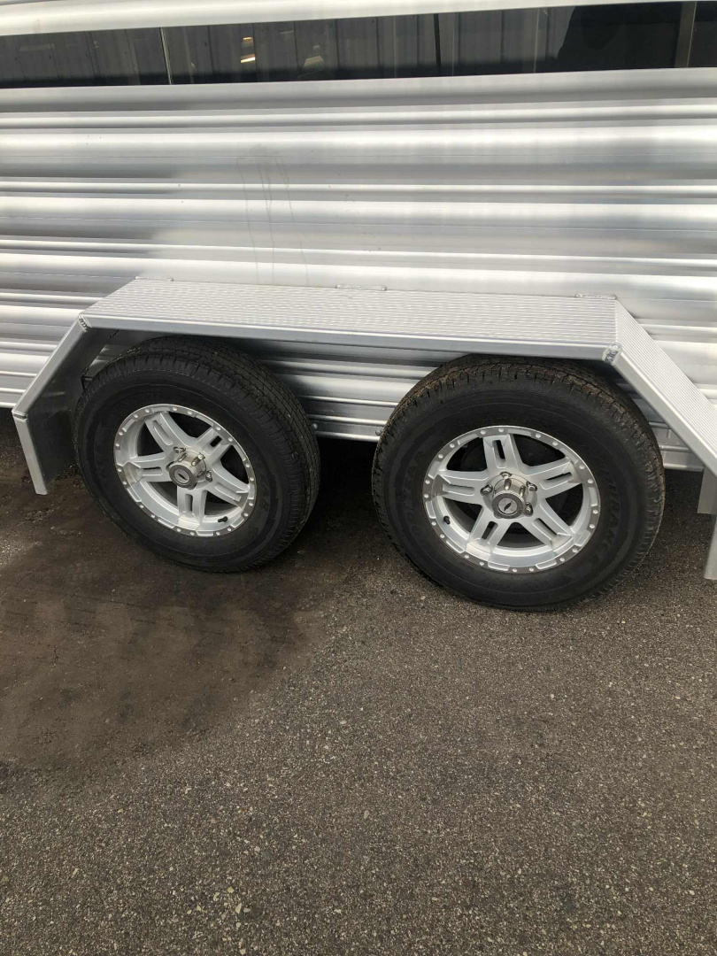 New 2025 Featherlite 8107 16' Low Pro Stock