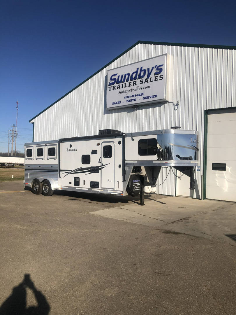 Used 2014 Lakota Charger 3H Living Quarter