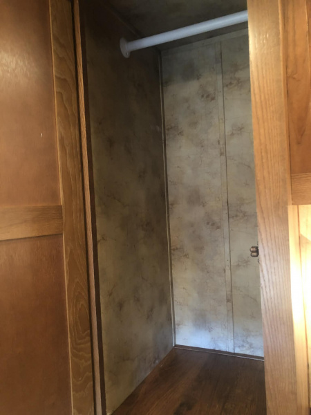 Used 2014 Lakota Charger 3H Living Quarter