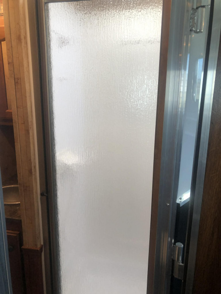 Used 2014 Lakota Charger 3H Living Quarter