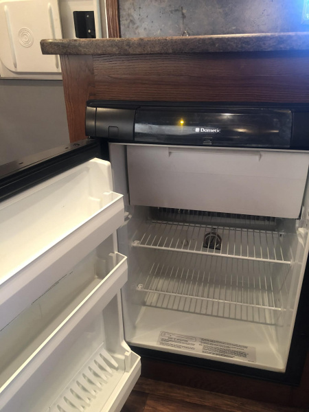 Used 2014 Lakota Charger 3H Living Quarter