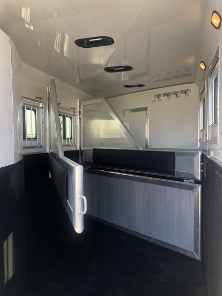 Used 2014 Lakota Charger 3H Living Quarter