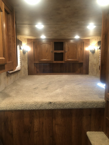 Used 2014 Lakota Charger 3H Living Quarter