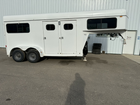 Used 2008 Sundowner Straight Load Horse Trailer