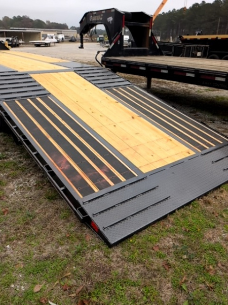 New 2026 Diamond C Trailers FMAX210 HDT Deckover Trailer