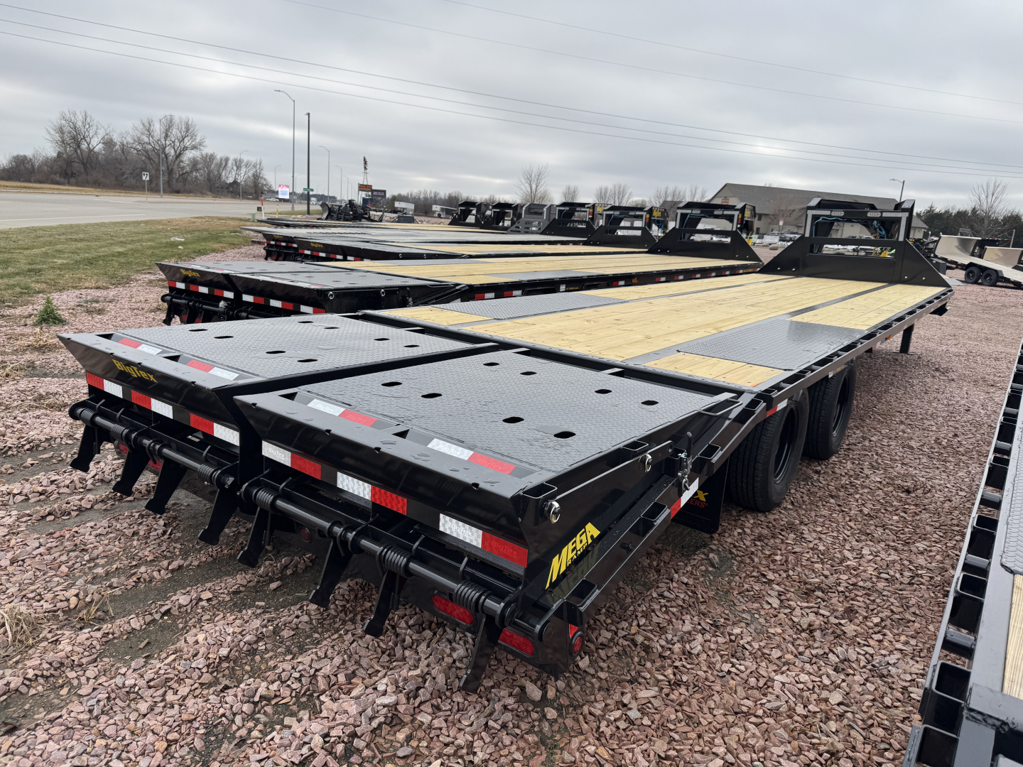 New 2026 Big Tex Trailers 22gn 25+5 Flatbed Trailer