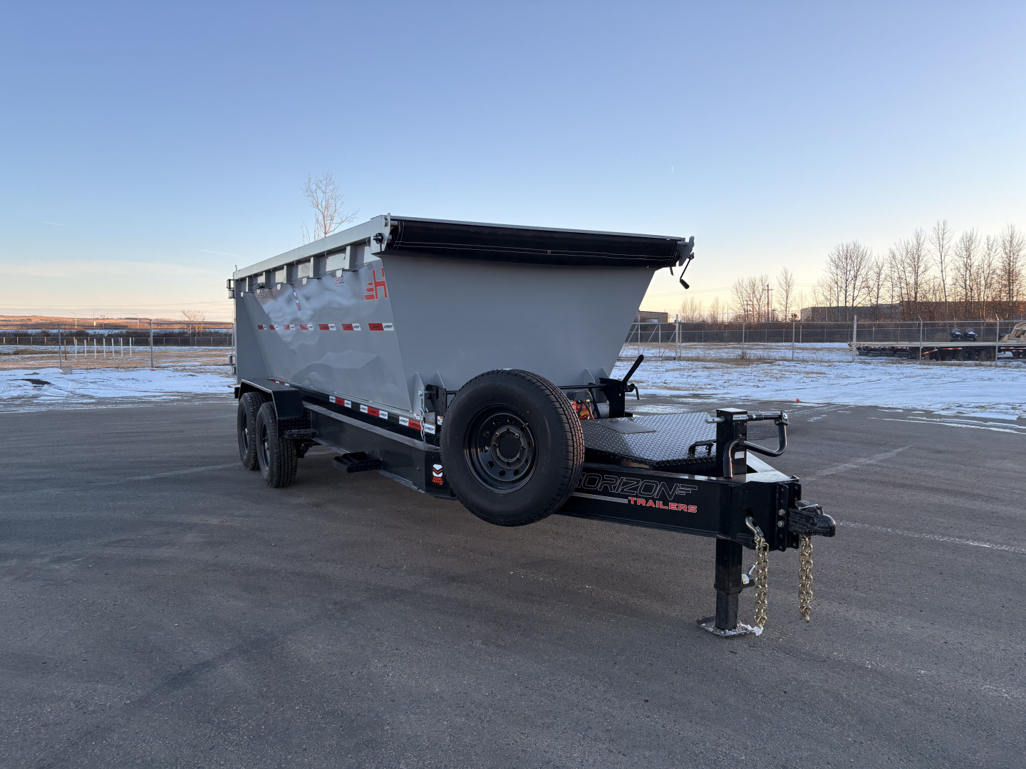 New 2026 Horizon Trailers BIN/TRAILER COMBO!! 83''X16' BP ROLL OFF TRAILER SYSTEM W/4' BIN 14000 GVWR Dump Trailer