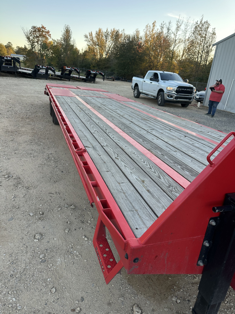 Used 2025 RawMaxx 27 + 5 GN Trailer Deckover Trailer