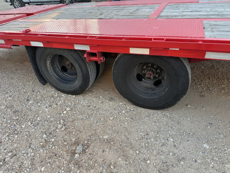 Used 2025 RawMaxx 27 + 5 GN Trailer Deckover Trailer