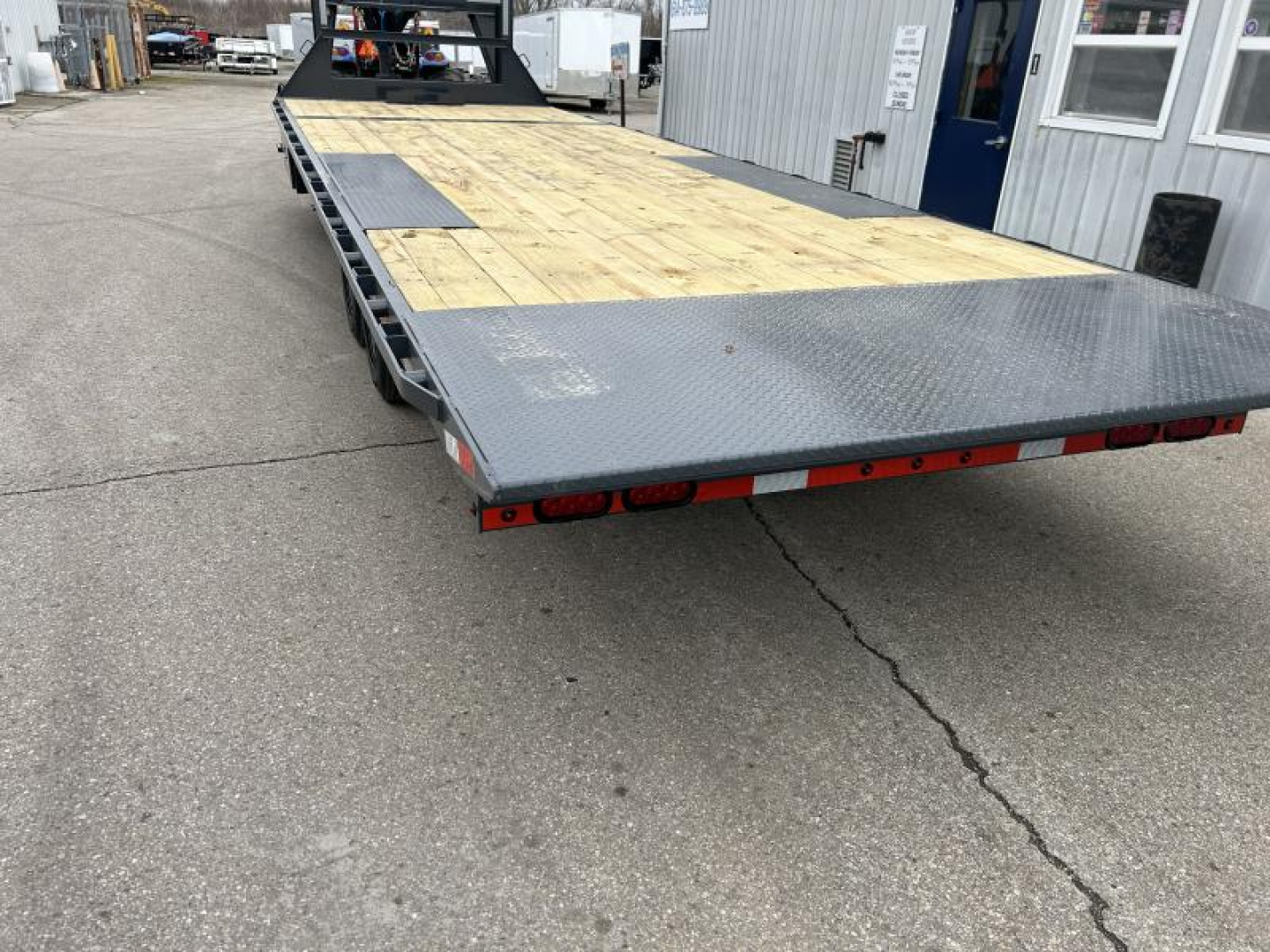 New 2024 Lamar Trailers 102 IN X 26 FT GOOSENECK DECK OVER TILT TRAILER 16K GVWR