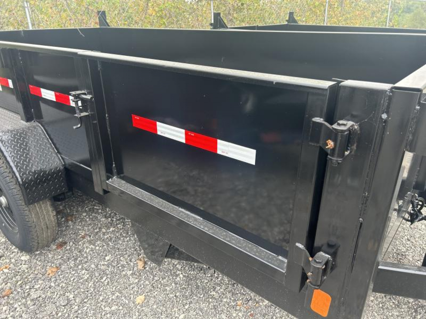New 2024 Homesteader Trailer 7 X 14 FT DUMP TRAILER SIDE LOAD GATE 14K GVWR SCISSOR LIFT
