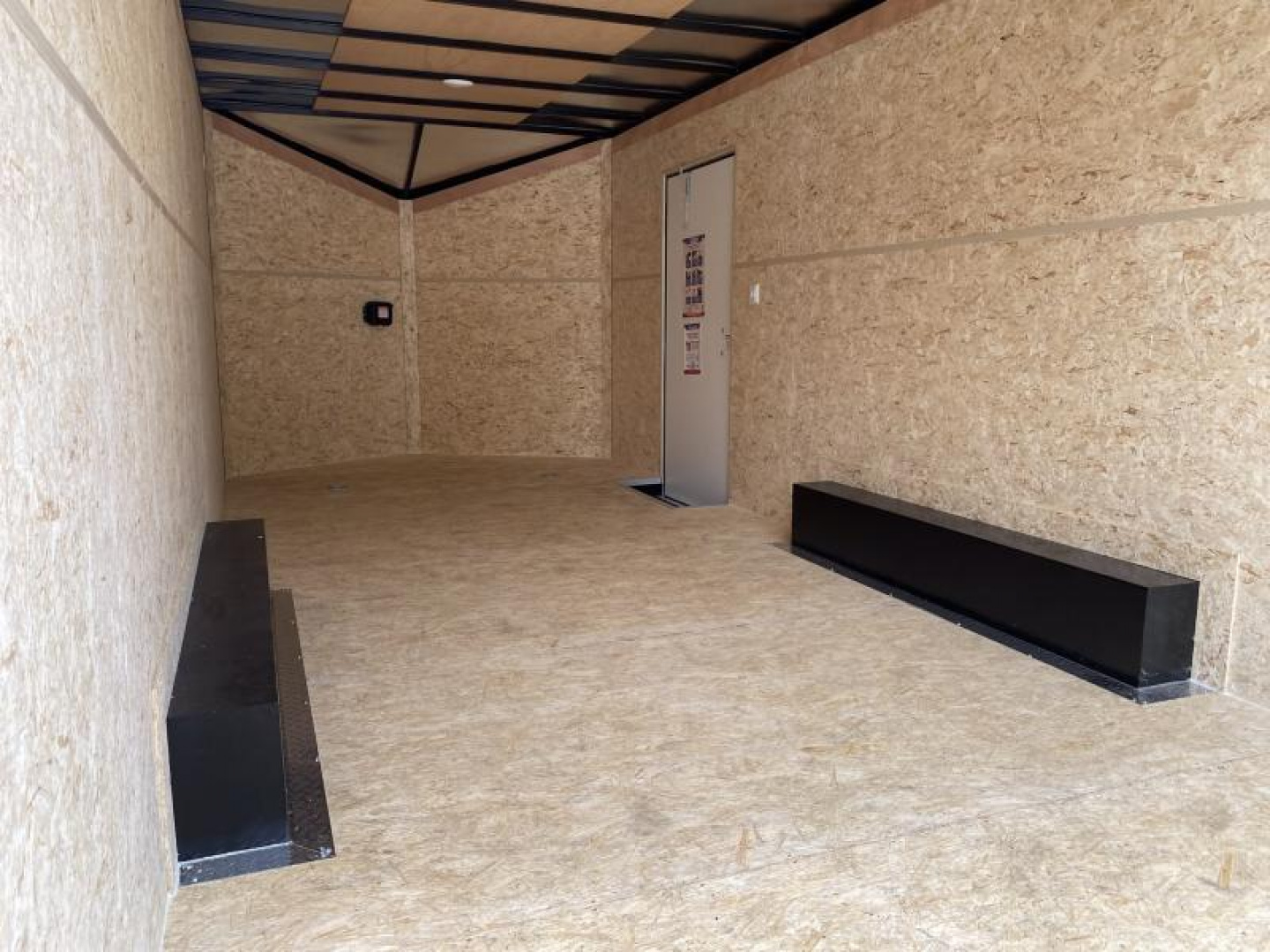 New 2025 Bravo Trailers 8.5 X 20 FT V-NOSE HERO ENCLOSED CARGO TRAILER 7 FT INT HT  WITH RAMP DOOR *FACTORY CLOSE OUT*