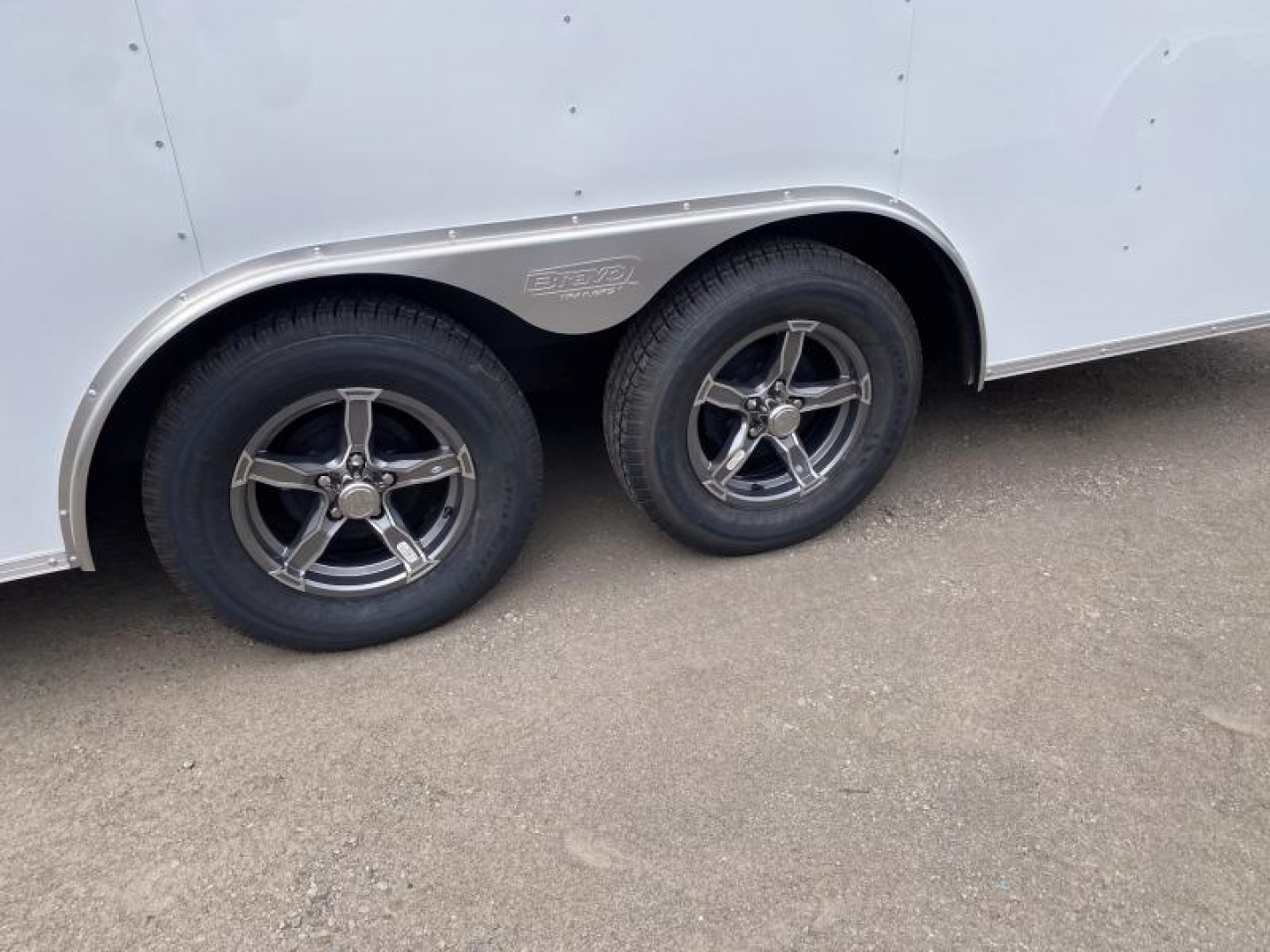 New 2025 Bravo Trailers 8.5 X 20 FT V-NOSE HERO ENCLOSED CARGO TRAILER 7 FT INT HT  WITH RAMP DOOR *FACTORY CLOSE OUT*