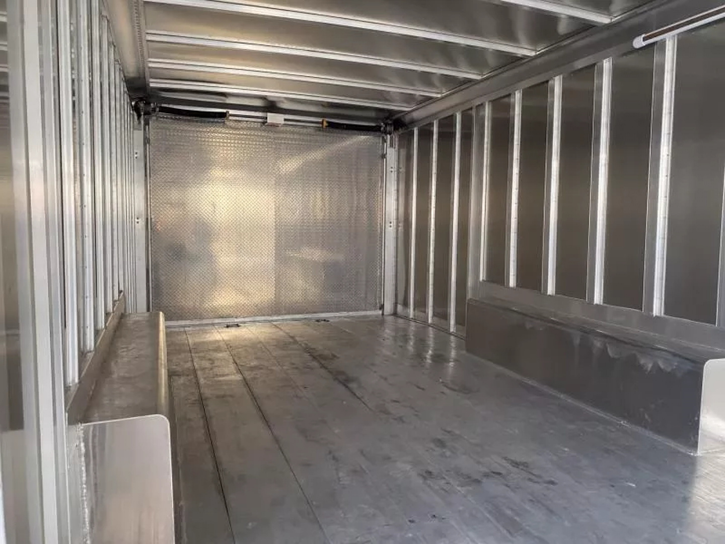 Used 2014 Featherlite Trailers USED 24 FT ALUMINUM CAR HAULER EXTRUDED ALUMINUM FLOOR