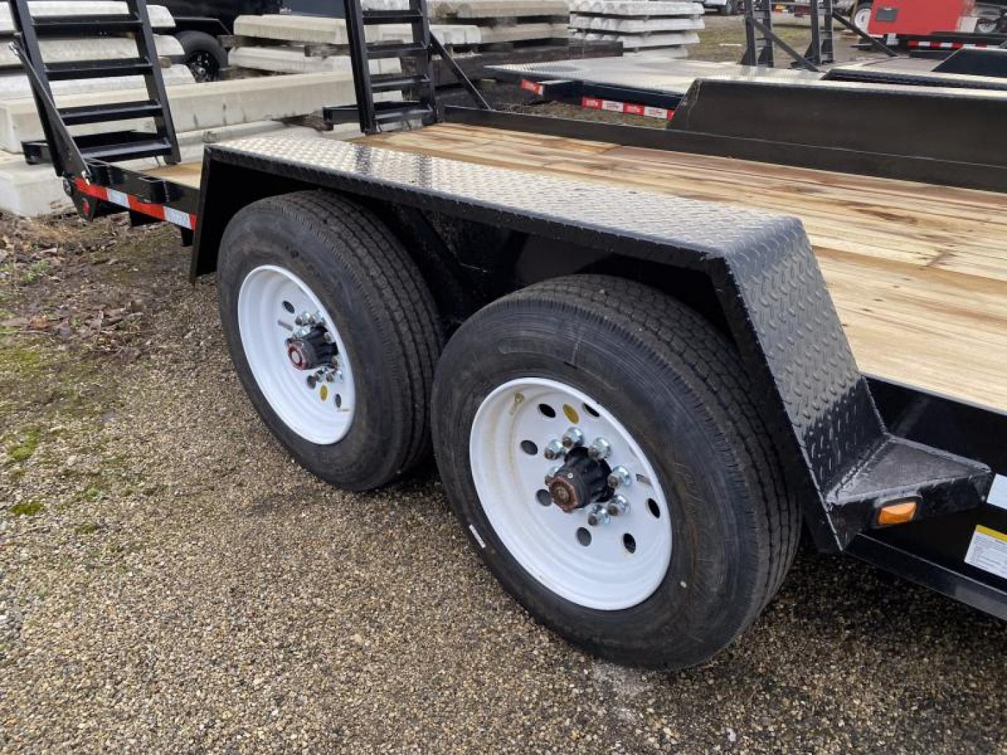 New 2025 Winston 8 TON 7 X 20 FT SKID STEER TRAILER SPRING ASSIST RAMPS