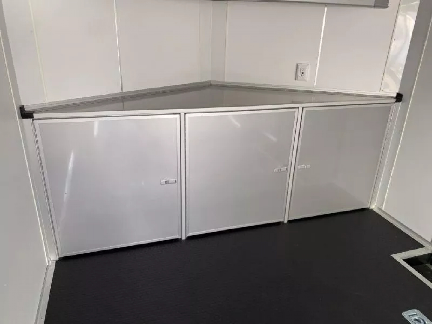 New 2025 Bravo Trailers 20 FT SCOUT PERFORMANCE ENCLOSED CAR HAULER WITH RAMP DOOR 10K GVWR *FACTORY CLOSE OUT*