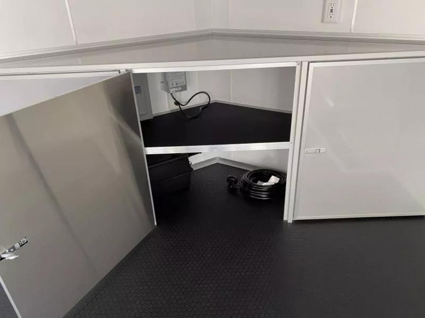 New 2025 Bravo Trailers 20 FT SCOUT PERFORMANCE ENCLOSED CAR HAULER WITH RAMP DOOR 10K GVWR *FACTORY CLOSE OUT*