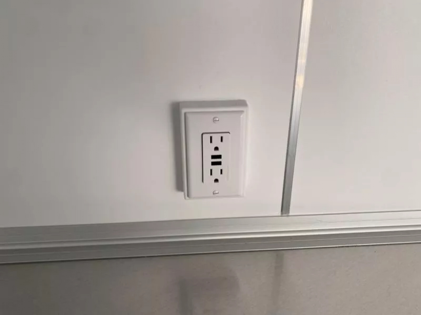 New 2025 Bravo Trailers 20 FT SCOUT PERFORMANCE ENCLOSED CAR HAULER WITH RAMP DOOR 10K GVWR *FACTORY CLOSE OUT*