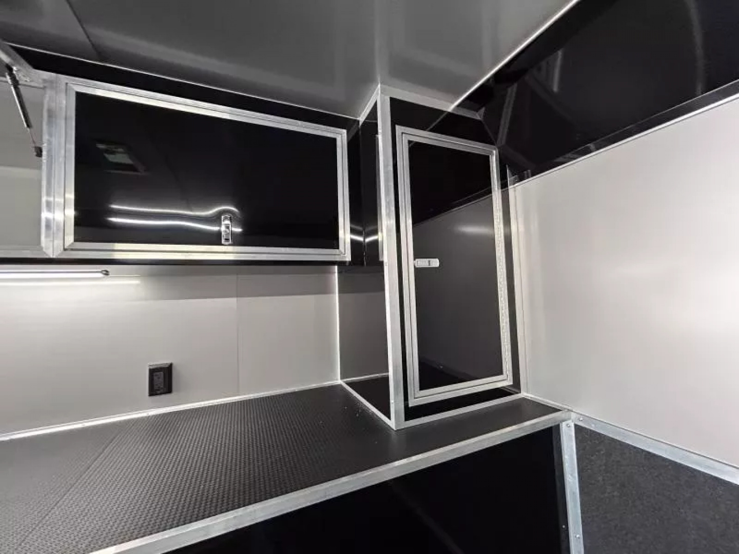 New 2026 Haulmark 28 FT EDGE RACE TRAILER TURBO II PACKAGE BLACK OUT TRIM