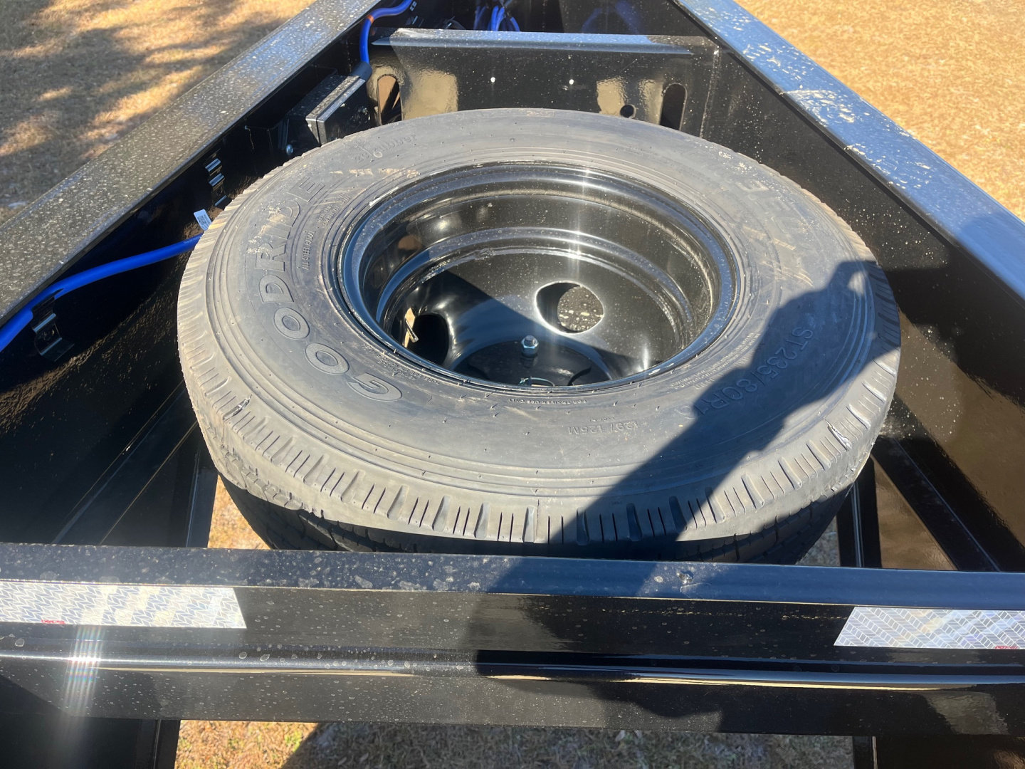 New 2026 LOAD TRAIL GP22 102 x 32 Tandem Low-Pro Gooseneck