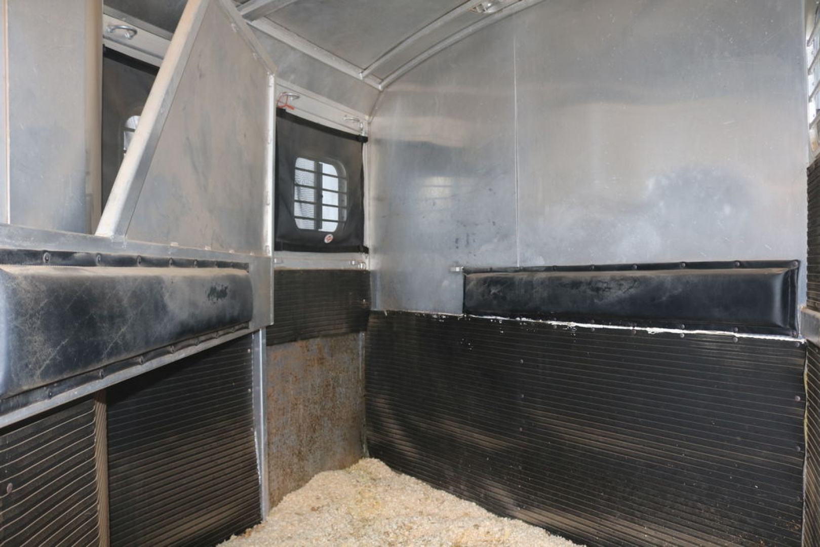 Used 1999 4-Star Trailers 2 HORSE GN