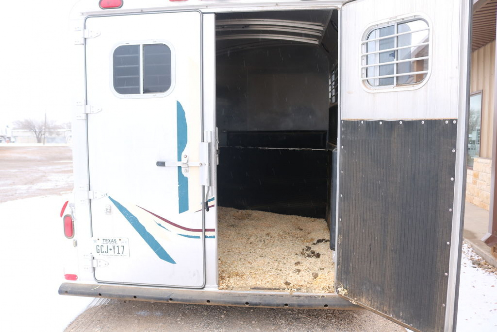 Used 1999 4-Star Trailers 2 HORSE GN