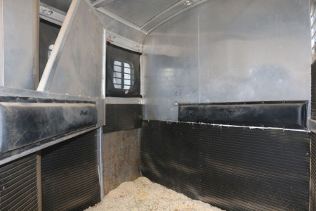 Used 1999 4-Star Trailers 2 HORSE GN