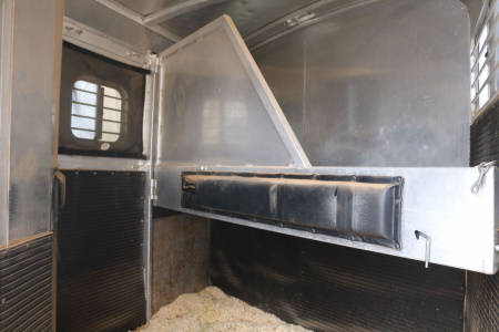 Used 1999 4-Star Trailers 2 HORSE GN