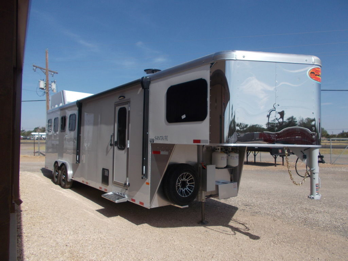New 2022 Sundowner Trailers Santa Fe 6905 4H