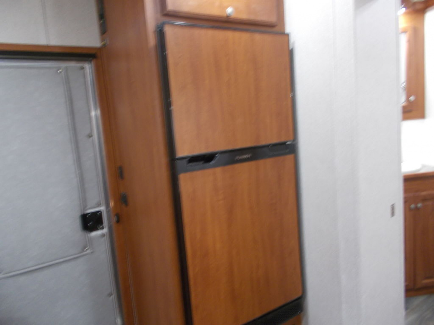 New 2022 Sundowner Trailers Santa Fe 6905 4H