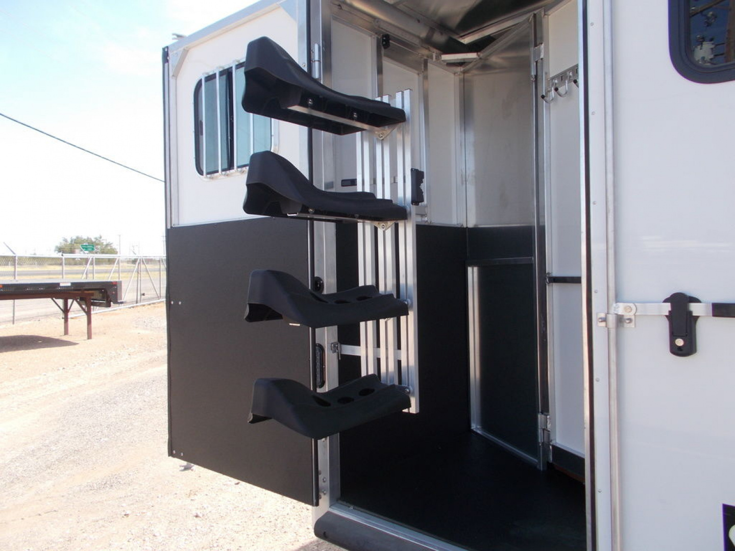 New 2022 Sundowner Trailers Santa Fe 6905 4H