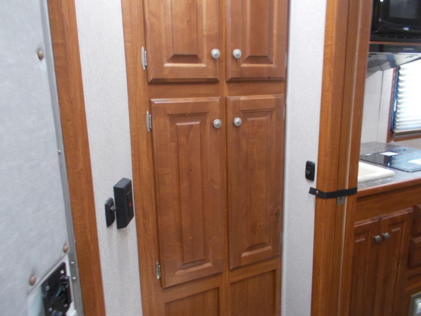 New 2022 Sundowner Trailers Santa Fe 6905 4H